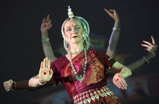 All-Russian Holi Mela (Festival of Colors) 2015 Indian Dance Festival