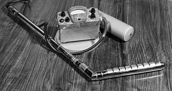 Geological prospecting device