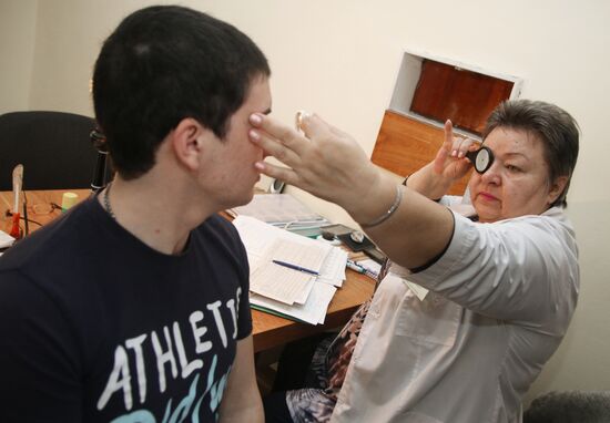 Army conscription begins in Crimea