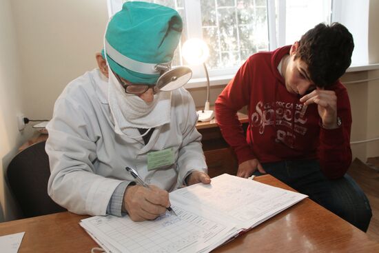 Army conscription begins in Crimea