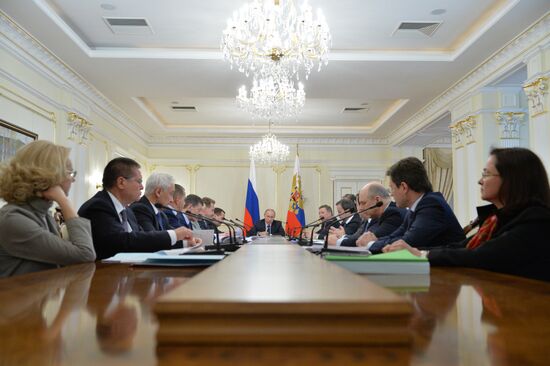 President Putin holds meeting with Russian Government