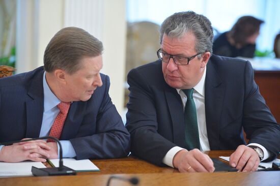 President Putin holds meeting with Government members