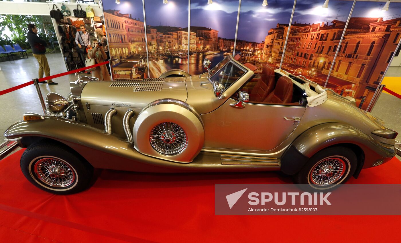 AUTO WORLD International Motor Show