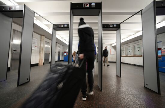 Security systems at the Kurskaya metro station of the Circle Line