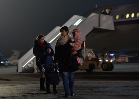 Russians evacuated from Yemen land in Moscow Region