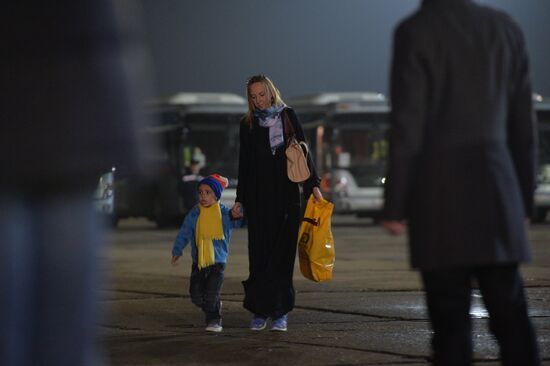 Russians evacuated from Yemen land in Moscow Region