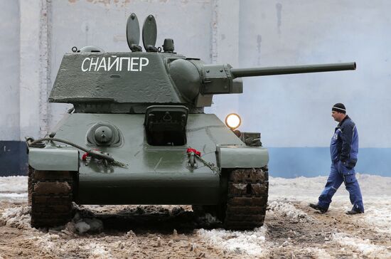 Presentation of restored T-34 "Sniper" tank