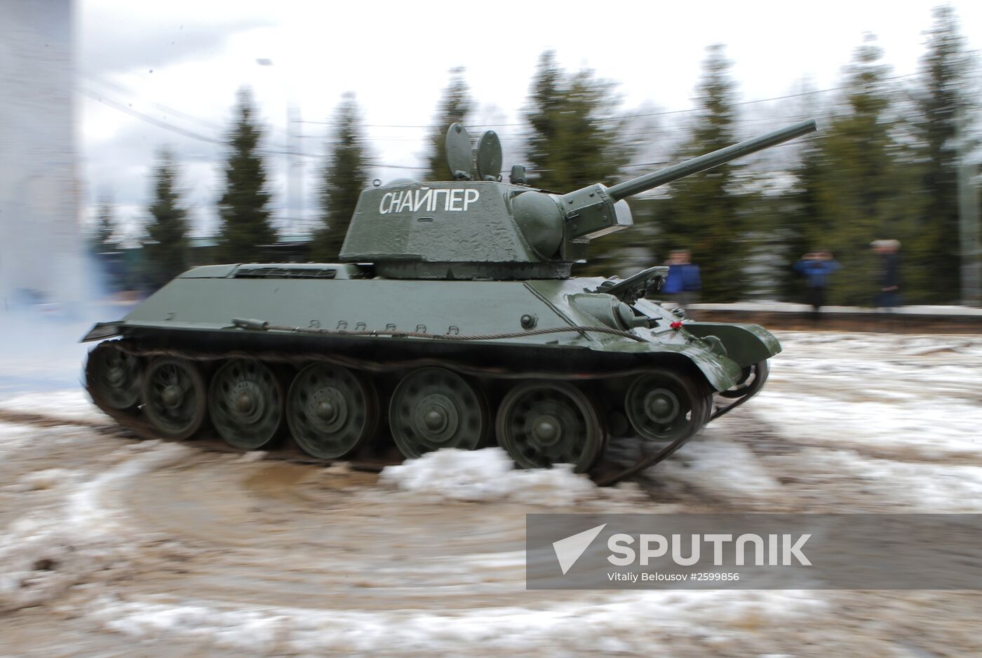 Presentation of restored T-34 "Sniper" tank