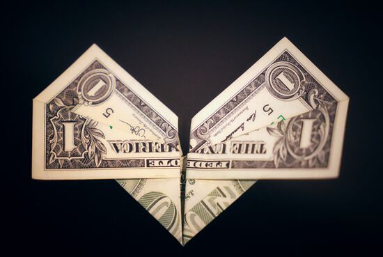 100 Dollar Origami exhibition in St. Petersburg