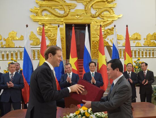 Prime Minister Dmitry Medvedev on official visit to Vietnam