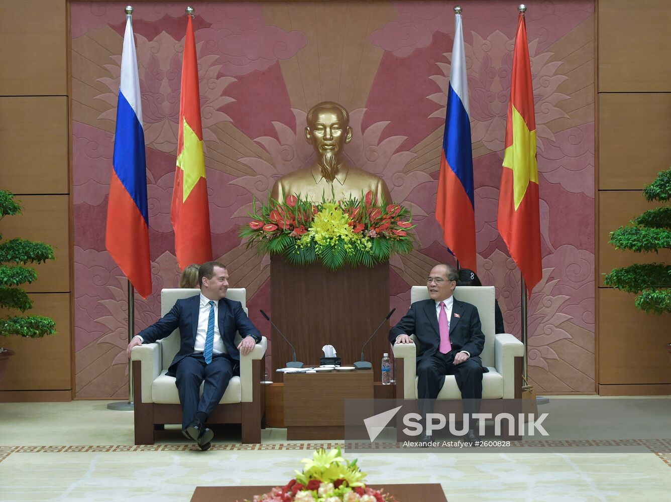 Prime Minister Dmitry Medvedev on official visit to Vietnam