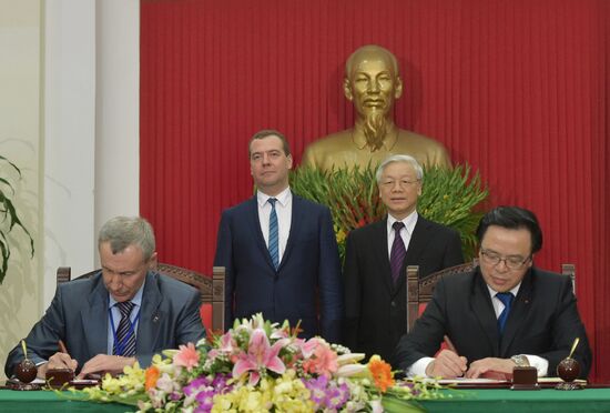 Prime Minister Dmitry Medvedev on official visit to Vietnam