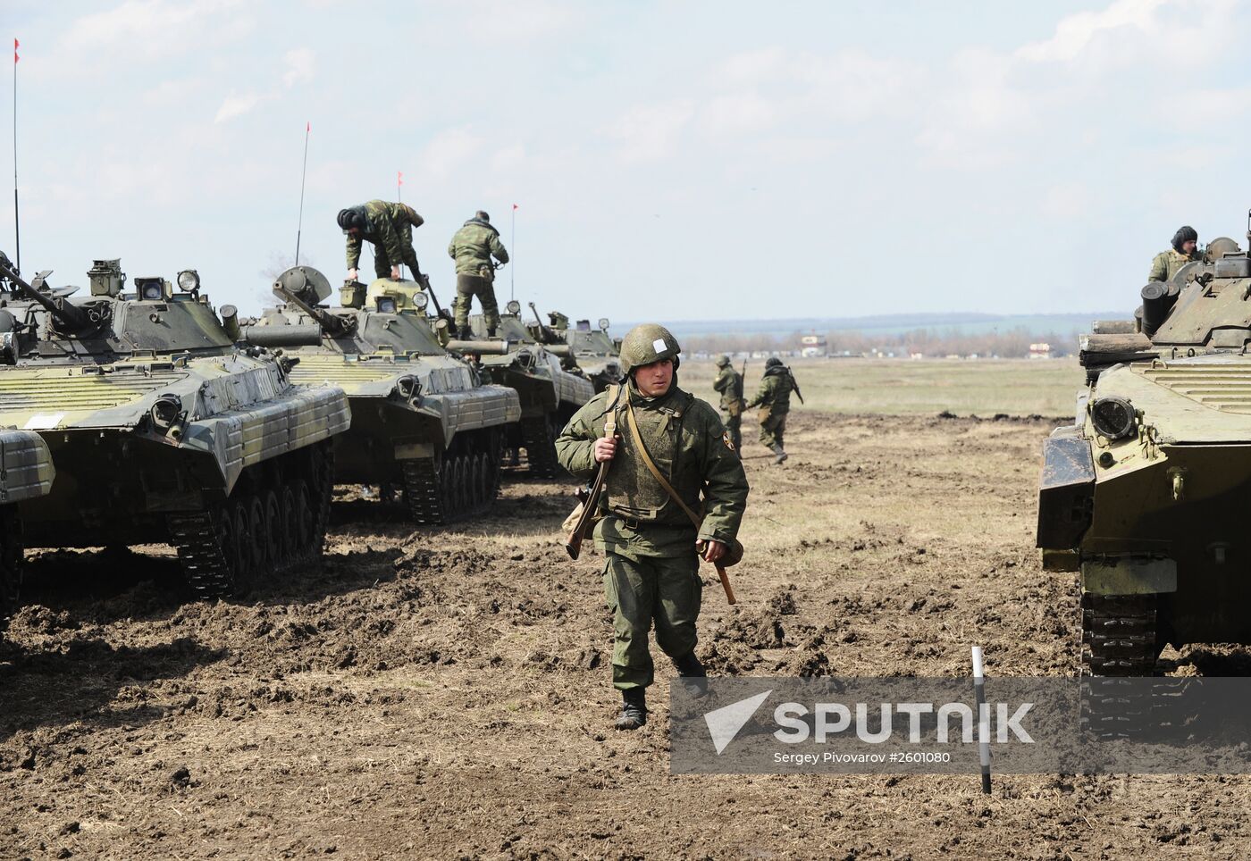 Drill by Internal Affairs Ministry's Internal Troops in Kadamovsky range in Rostov Region