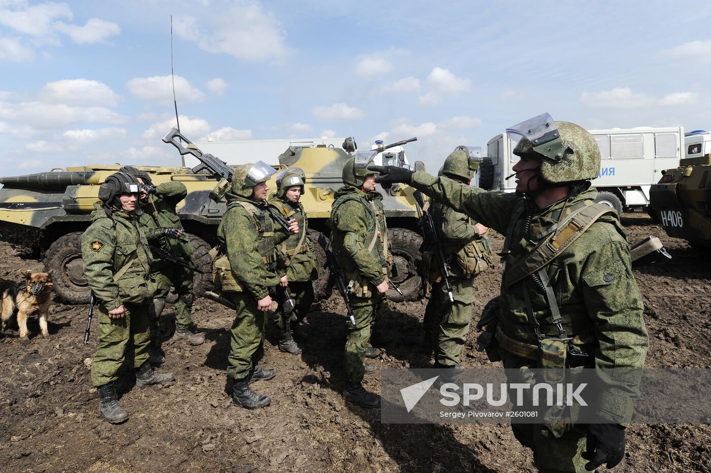 Drill by Internal Affairs Ministry's Internal Troops in Kadamovsky range in Rostov Region