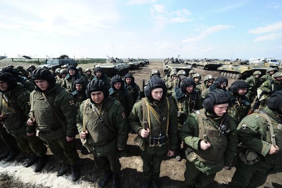 Drill by Internal Affairs Ministry's Internal Troops in Kadamovsky range in Rostov Region