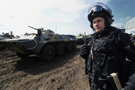 Drill by Internal Affairs Ministry's Internal Troops in Kadamovsky range in Rostov Region