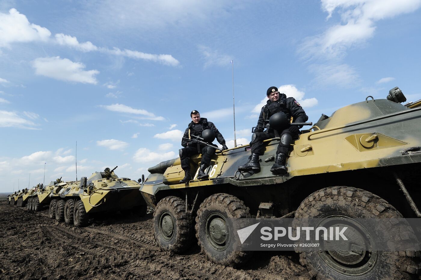 Drill by Internal Affairs Ministry's Internal Troops in Kadamovsky range in Rostov Region