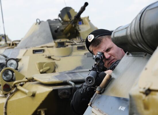 Drill by Internal Affairs Ministry's Internal Troops in Kadamovsky range in Rostov Region