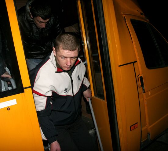 Donetsk People's Republic transfers prisoners to Ukrainian side