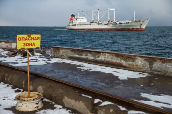 Crew of sunken trawler Dalny Vostok (Far East) arrives at Korsakov seaport