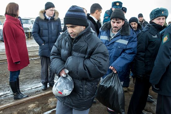 Crew of sunken trawler Dalny Vostok (Far East) arrives at Korsakov seaport
