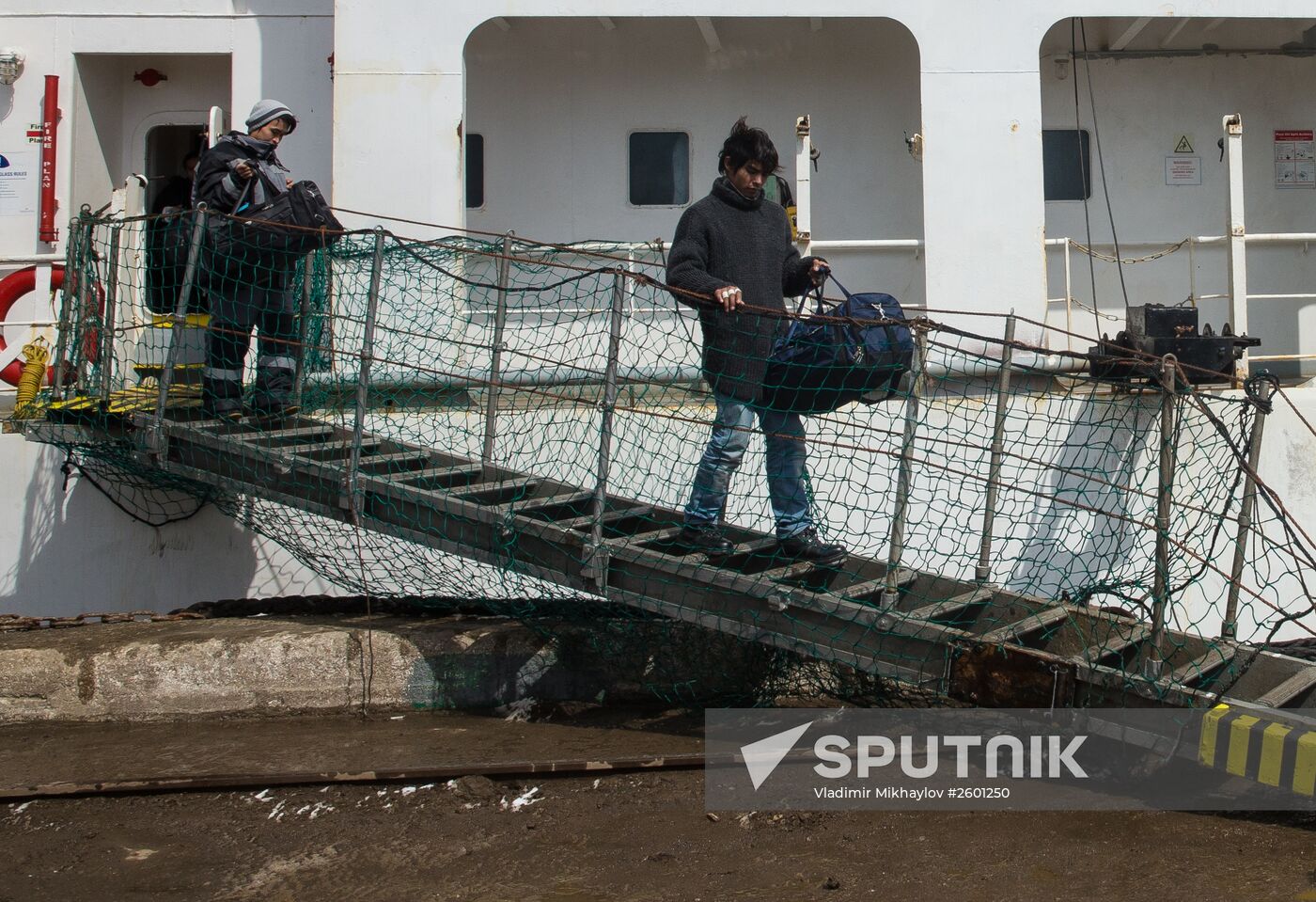 Crew of sunken trawler Dalny Vostok (Far East) arrives at Korsakov seaport