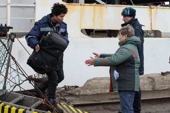 Crew of sunken trawler Dalny Vostok (Far East) arrives at Korsakov seaport