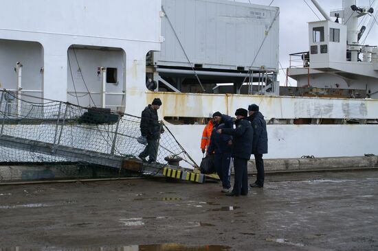 Crew of sunken trawler Dalny Vostok (Far East) arrives at Korsakov seaport