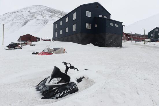 High-latitude Arctic expedition to Spitsbegen as part of Arctic-2015 project