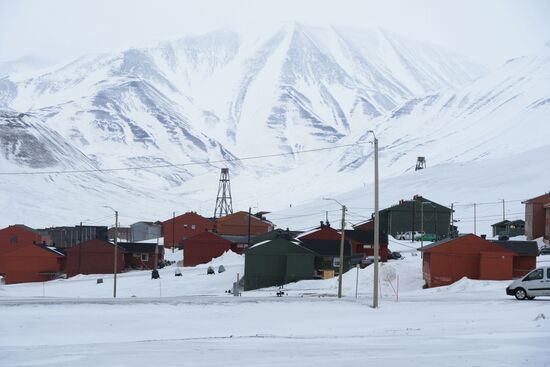 High-latitude Arctic expedition to Spitsbegen as part of Arctic-2015 project