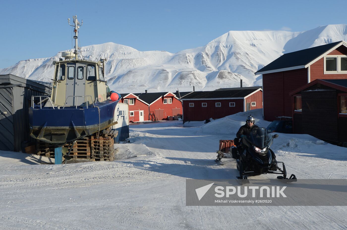 High-latitude Arctic expedition to Spitsbegen as part of Arctic-2015 project