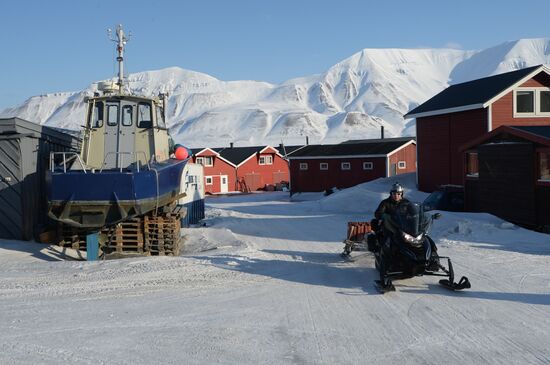 High-latitude Arctic expedition to Spitsbegen as part of Arctic-2015 project