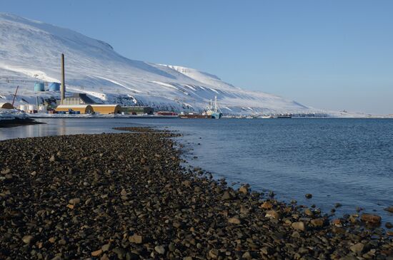 High-latitude Arctic expedition to Spitsbegen as part of Arctic-2015 project