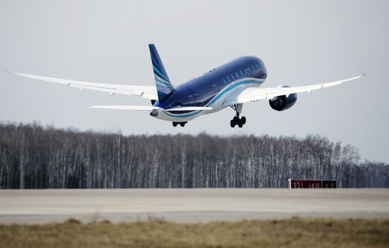 Boeing 787 Dreamliner starts regular air route between Baku and Moscow