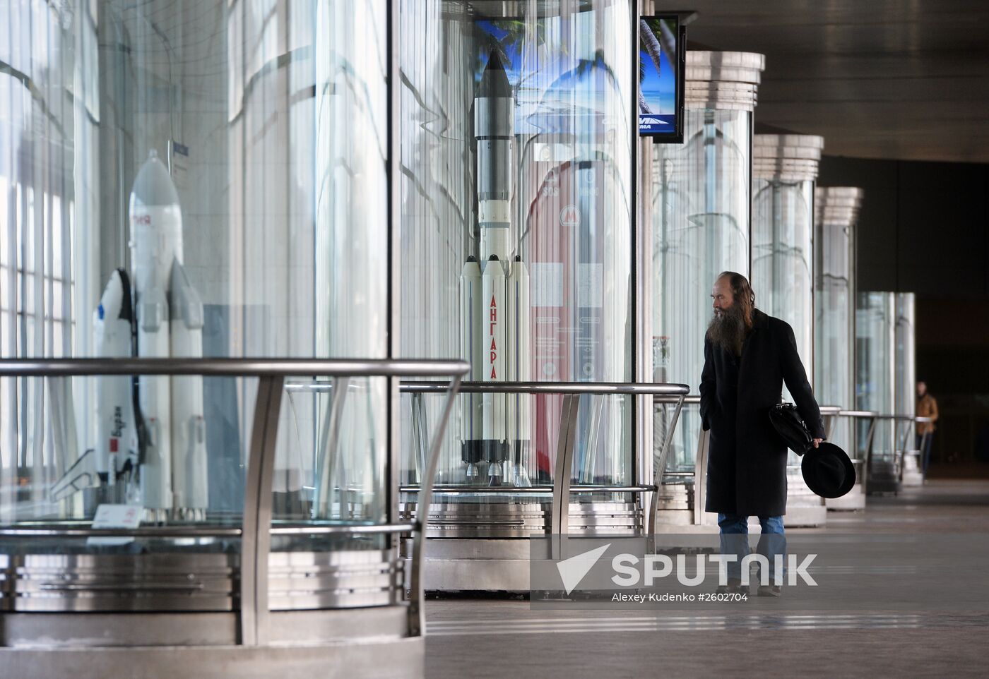 "Discovery of Space" exhibition at Vorobyovy Gory metro station