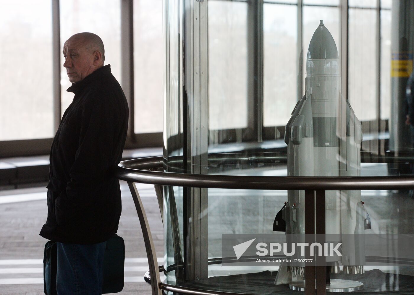 "Discovery of Space" exhibition at Vorobyovy Gory metro station