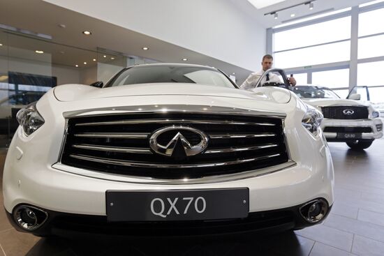 New Infiniti dealership opens in St. Petersburg