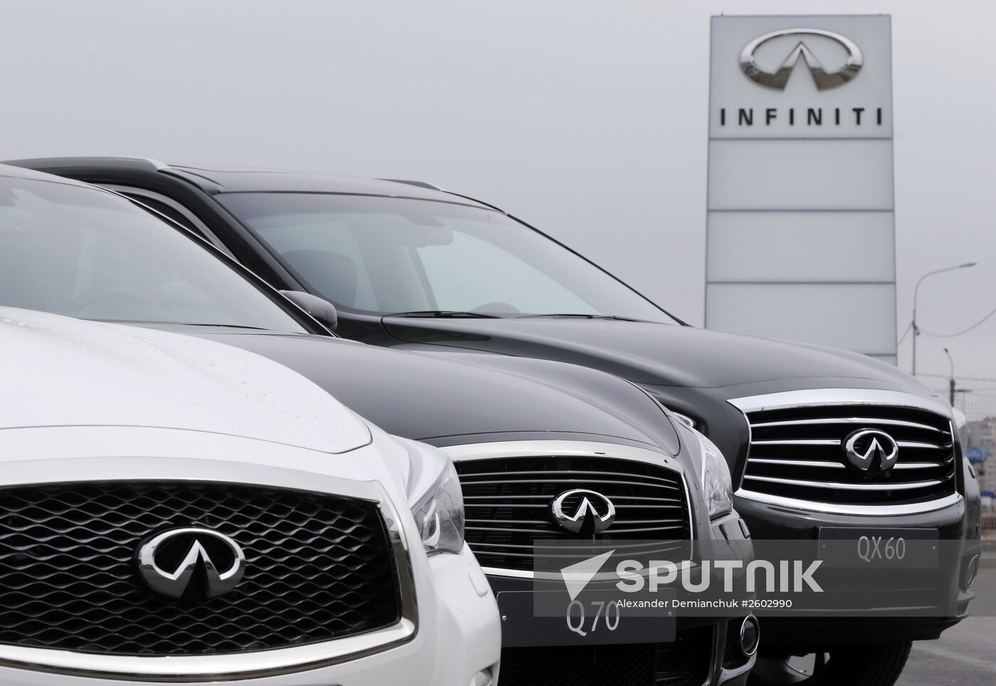 New Infiniti dealership opens in St. Petersburg