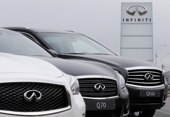 New Infiniti dealership opens in St. Petersburg