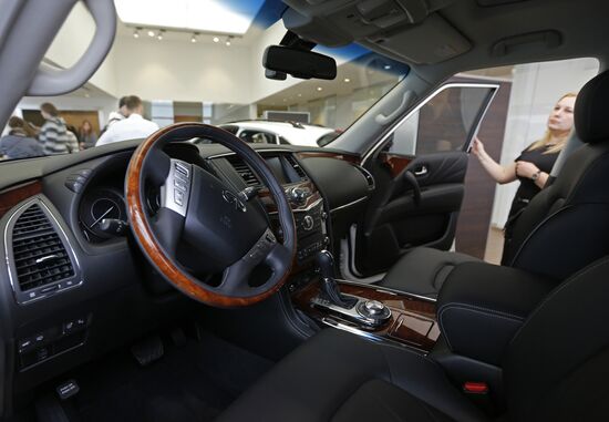 New Infiniti dealership opens in St. Petersburg