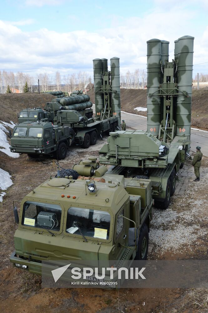 Defense Ministry's antiaircraft missile battalions on combat alert duty