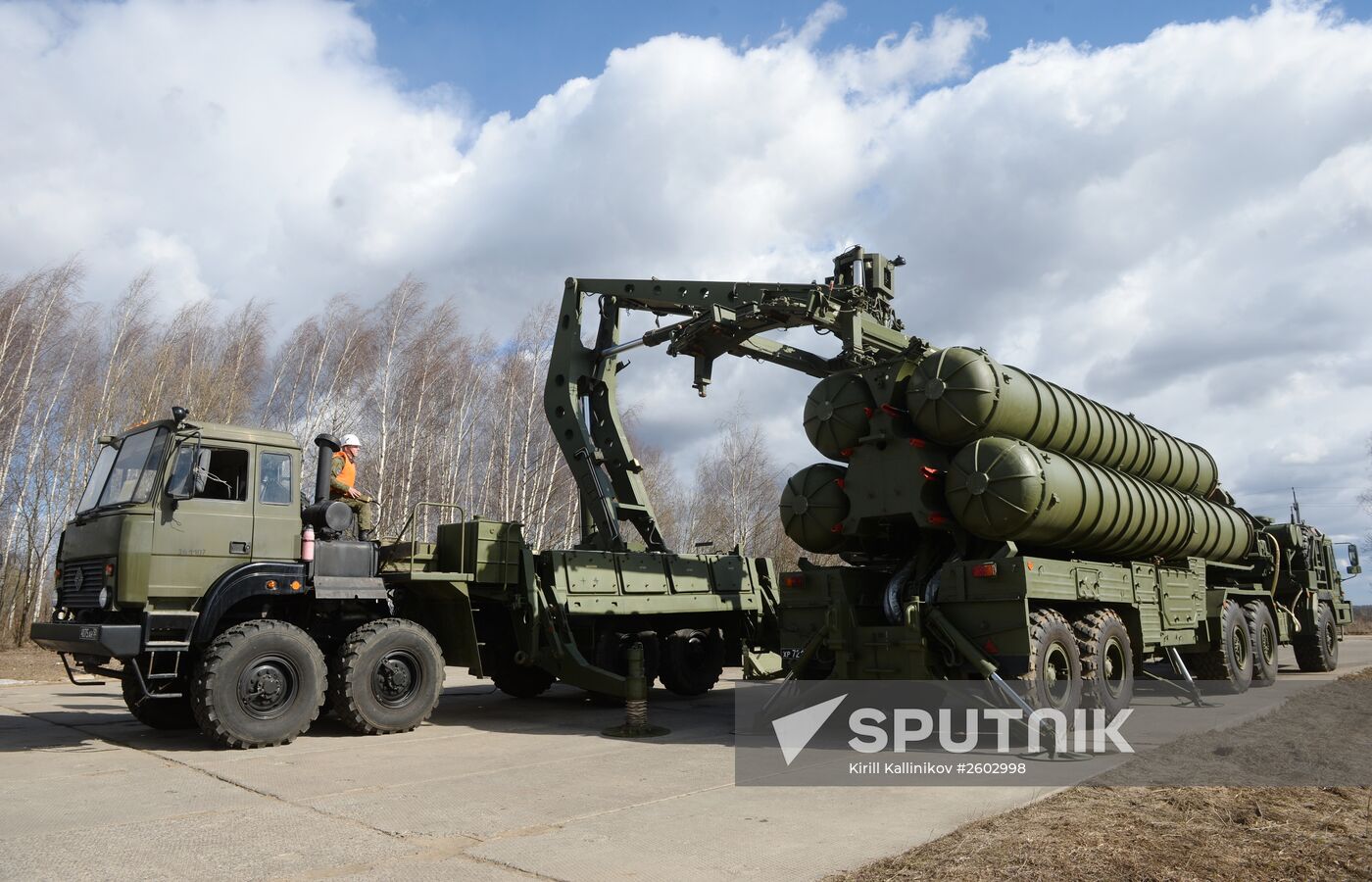 Defense Ministry's antiaircraft missile battalions on combat alert duty