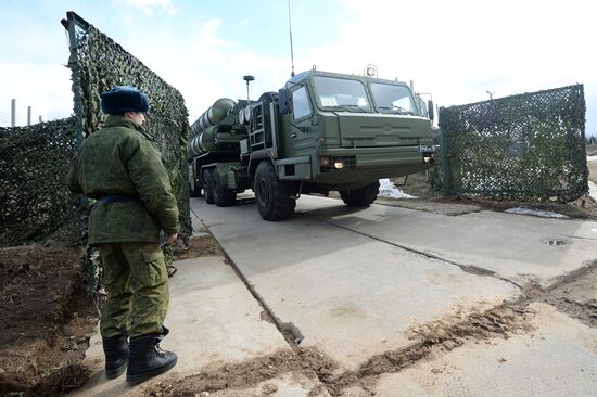 Defense Ministry's antiaircraft missile battalions on combat alert duty
