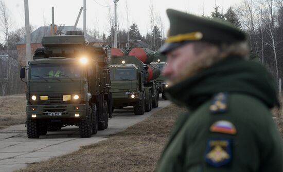 Defense Ministry's antiaircraft missile battalions on combat alert duty