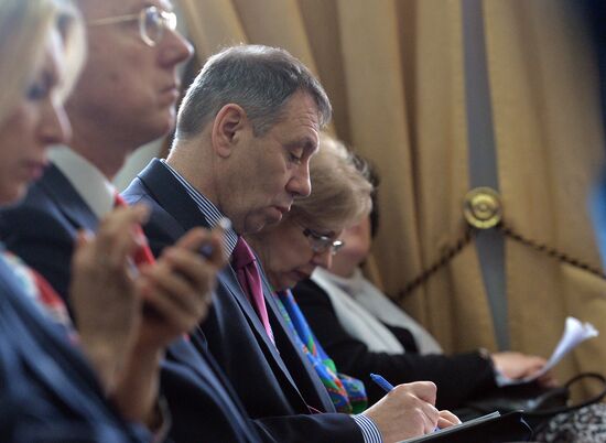 Foreign Minister Sergei Lavrov meets with Russian NGOs