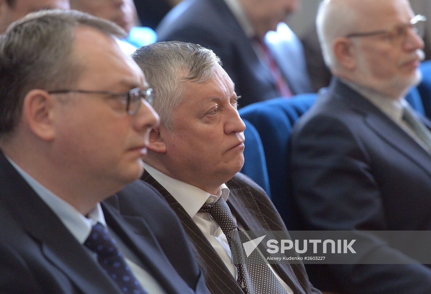 Foreign Minister Sergei Lavrov meets with Russian NGOs