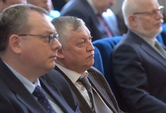 Foreign Minister Sergei Lavrov meets with Russian NGOs