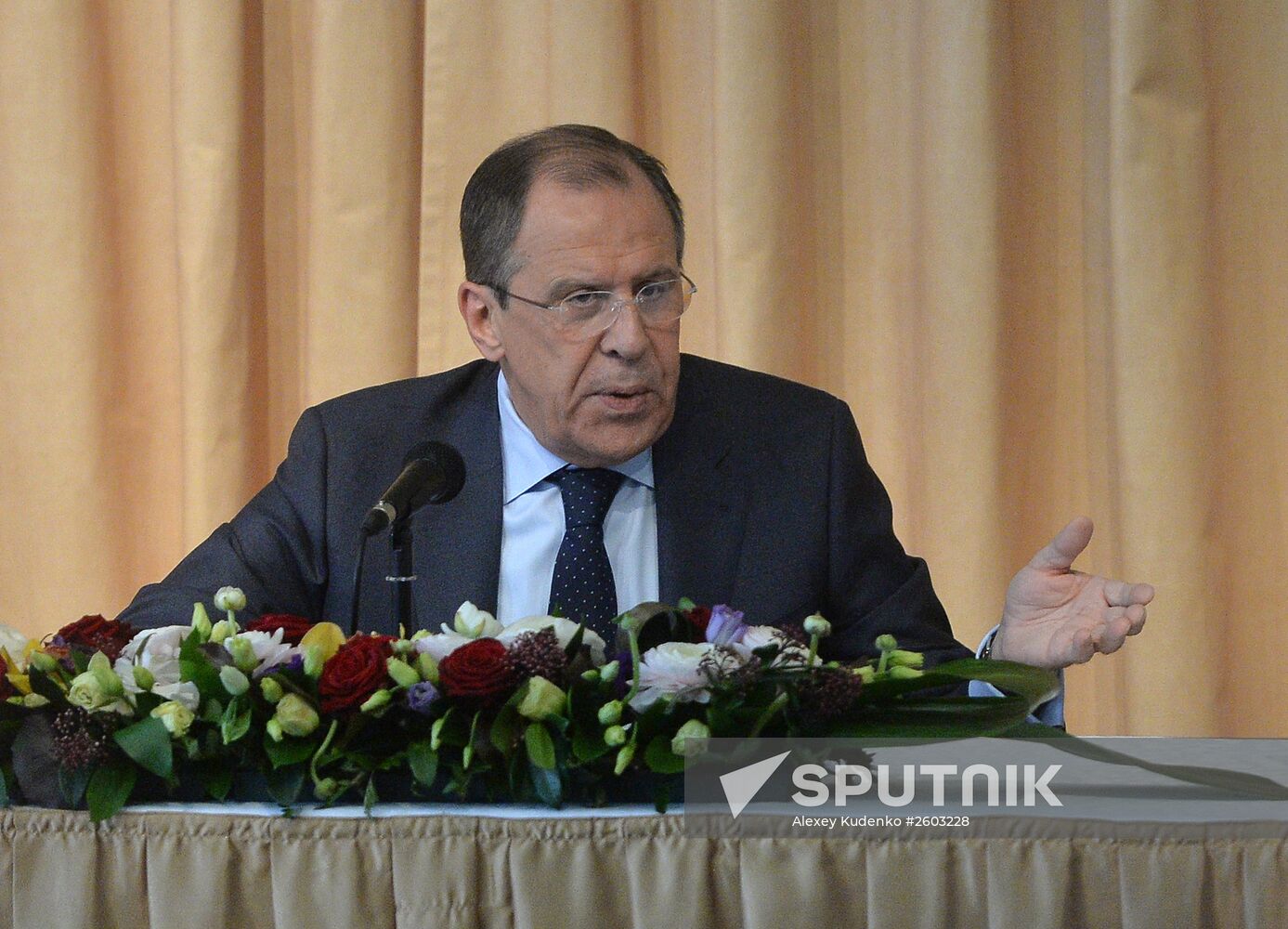 Foreign Minister Sergei Lavrov meets with Russian NGOs
