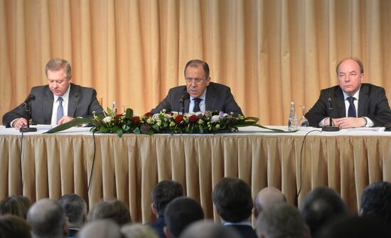 Foreign Minister Sergei Lavrov meets with Russian NGOs