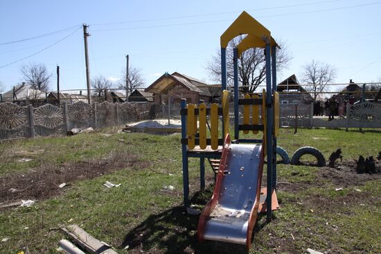 OSCE representatives visit the village of Spartak in the Donetsk Region